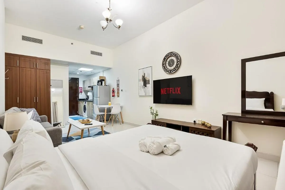 Apartment Amazing Studio With Sauna, Gym And Pool Dubai