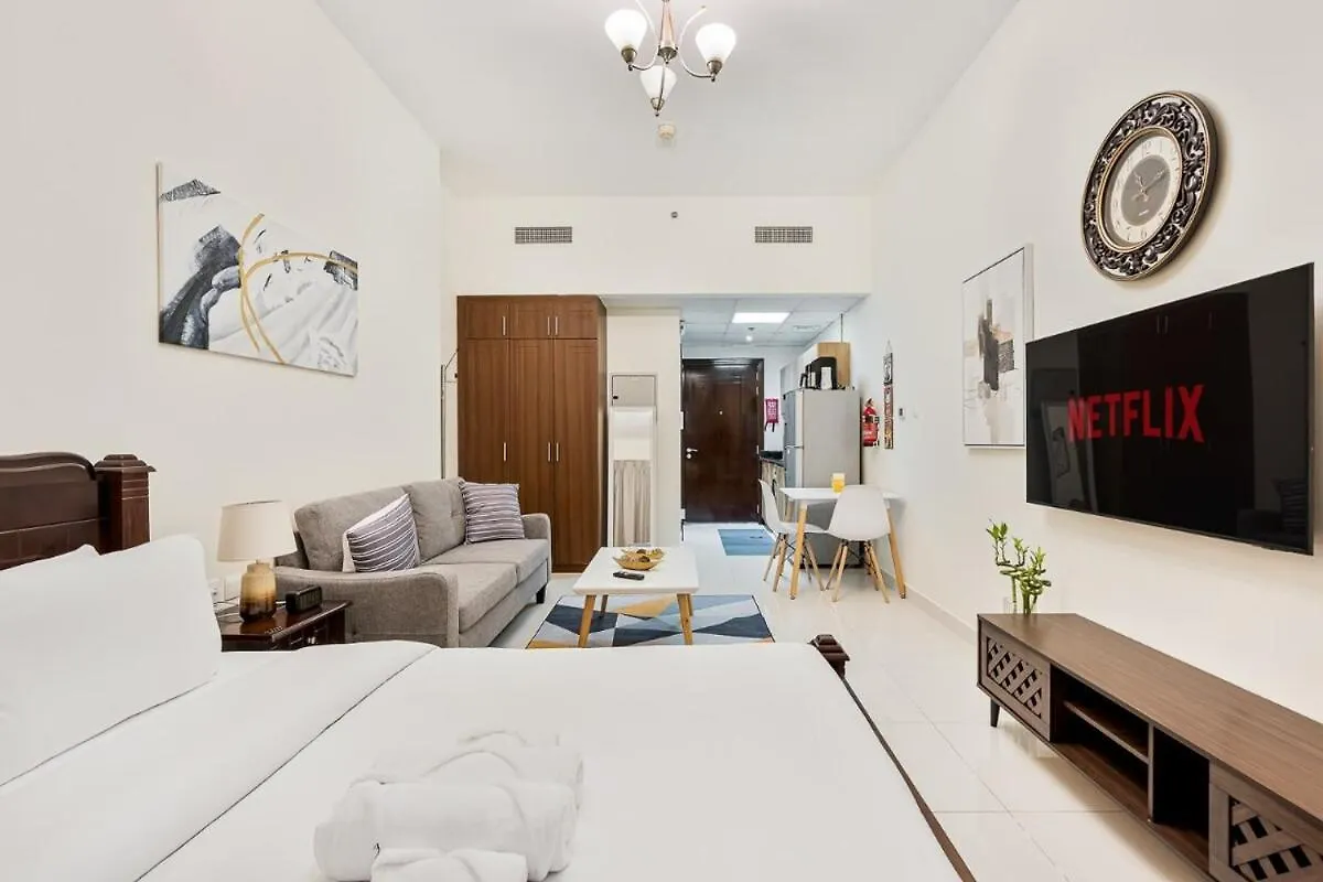 Appartamento Amazing Studio With Sauna, Gym And Pool Dubai